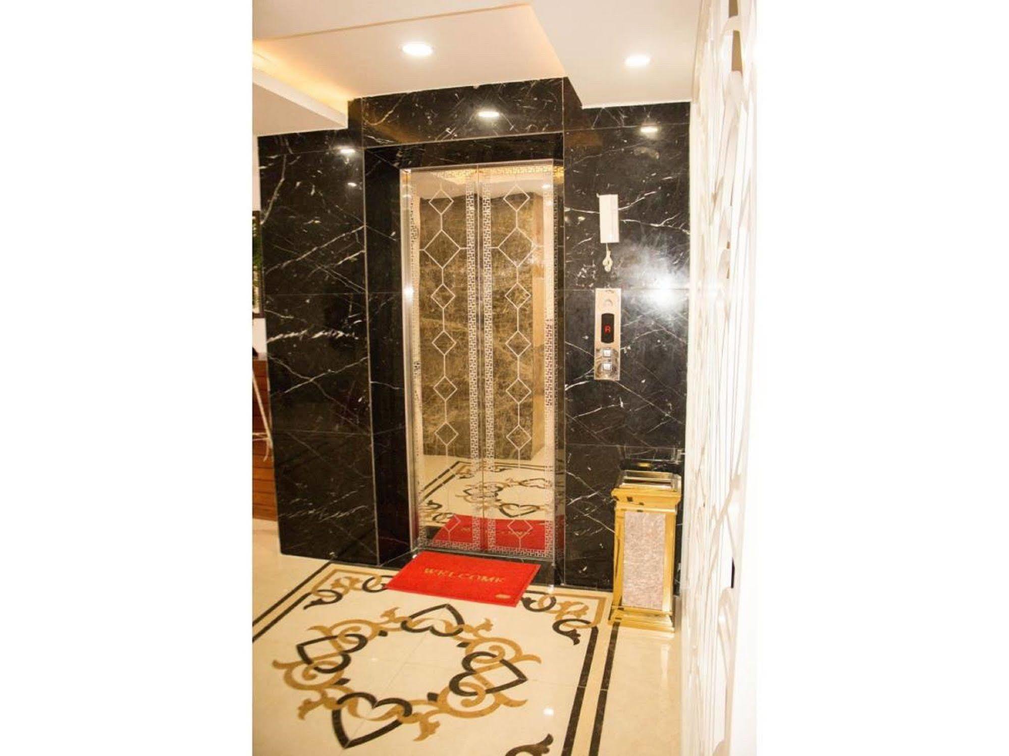 Reddoorz Plus New Sun Hotel Thành Pho Ho Chí Minh Esterno foto
